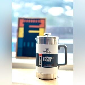 NEW Stanley The Stay Hot Fresh Press • 48 Oz 1.4 L Coffee Tea Maker NEW White